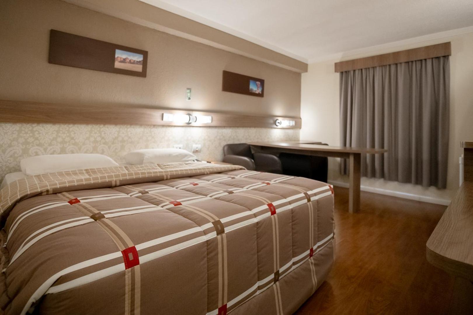 Hotel 10 Ponta Grossa ポンタ・グロッサ エクステリア 写真