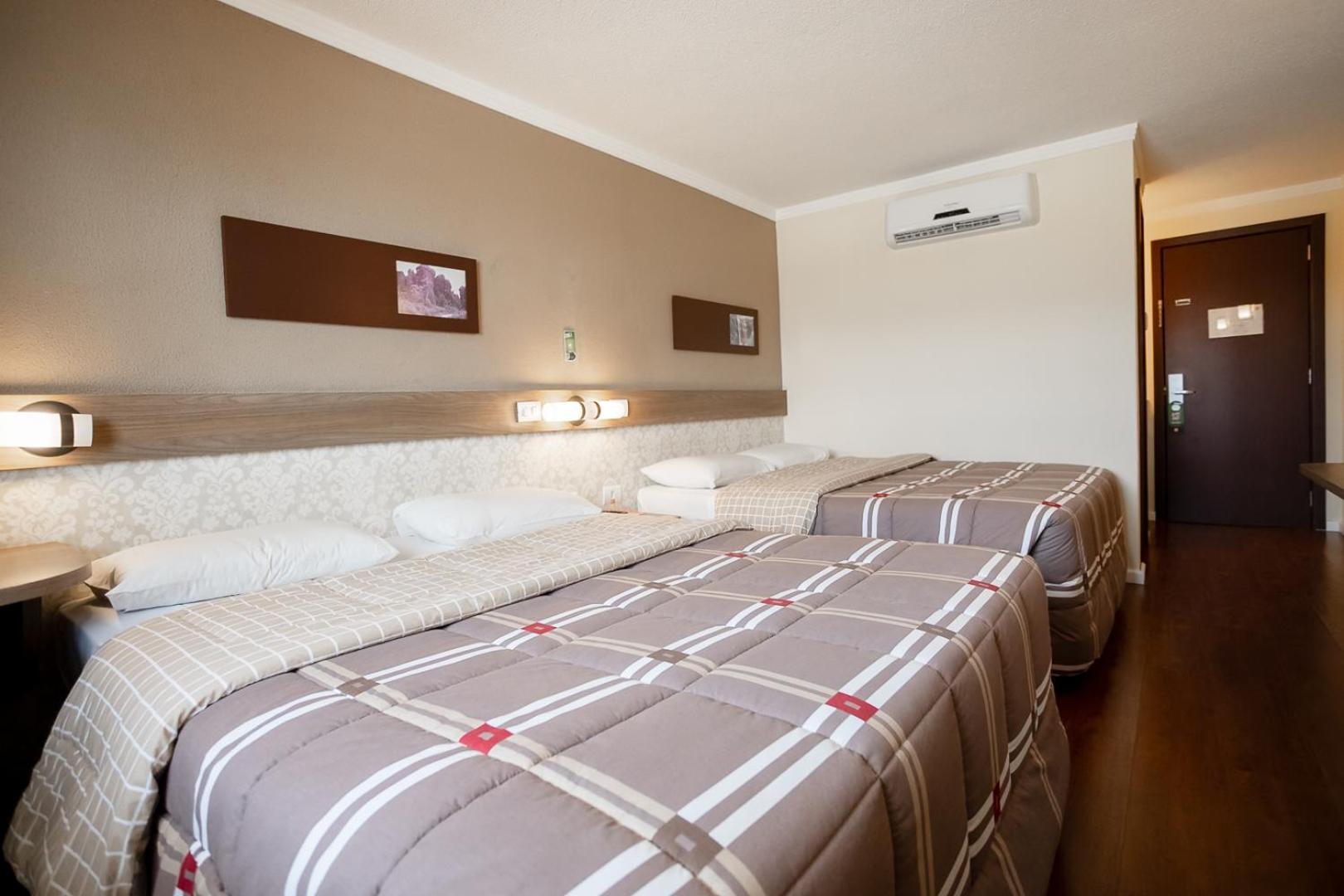 Hotel 10 Ponta Grossa ポンタ・グロッサ エクステリア 写真