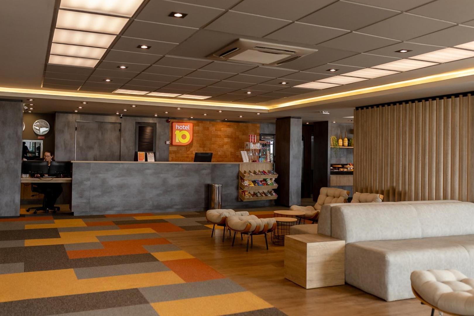 Hotel 10 Ponta Grossa ポンタ・グロッサ エクステリア 写真