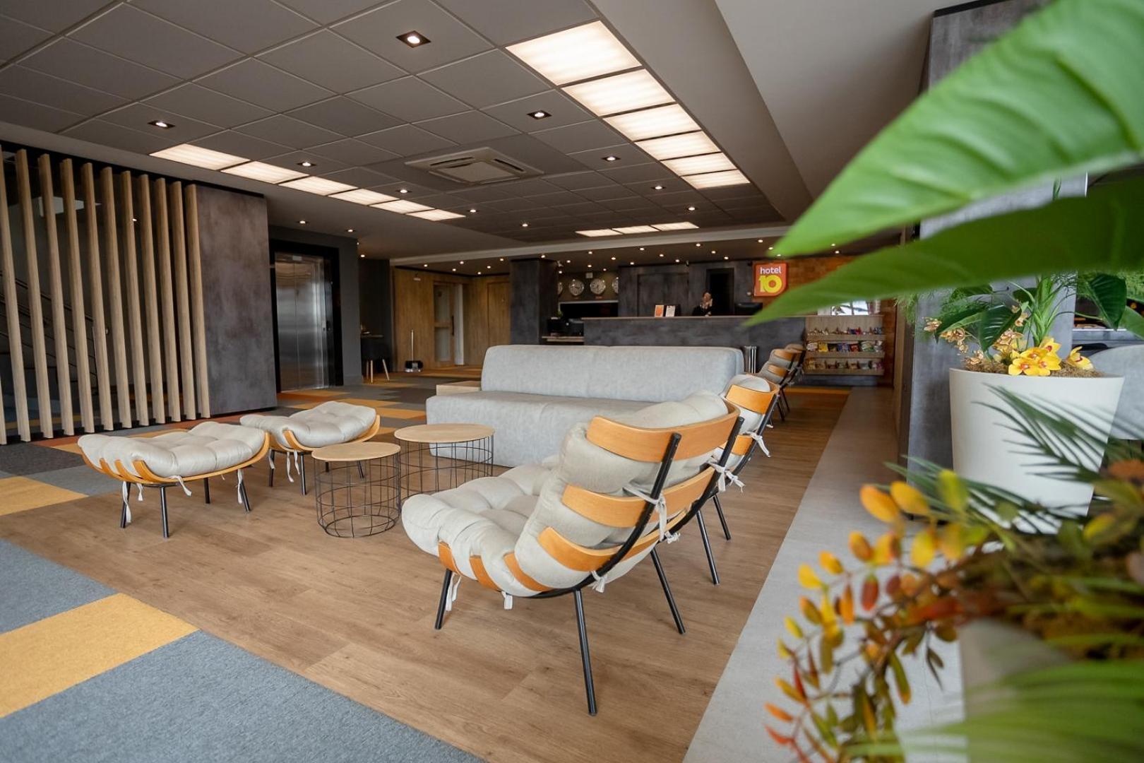 Hotel 10 Ponta Grossa ポンタ・グロッサ エクステリア 写真