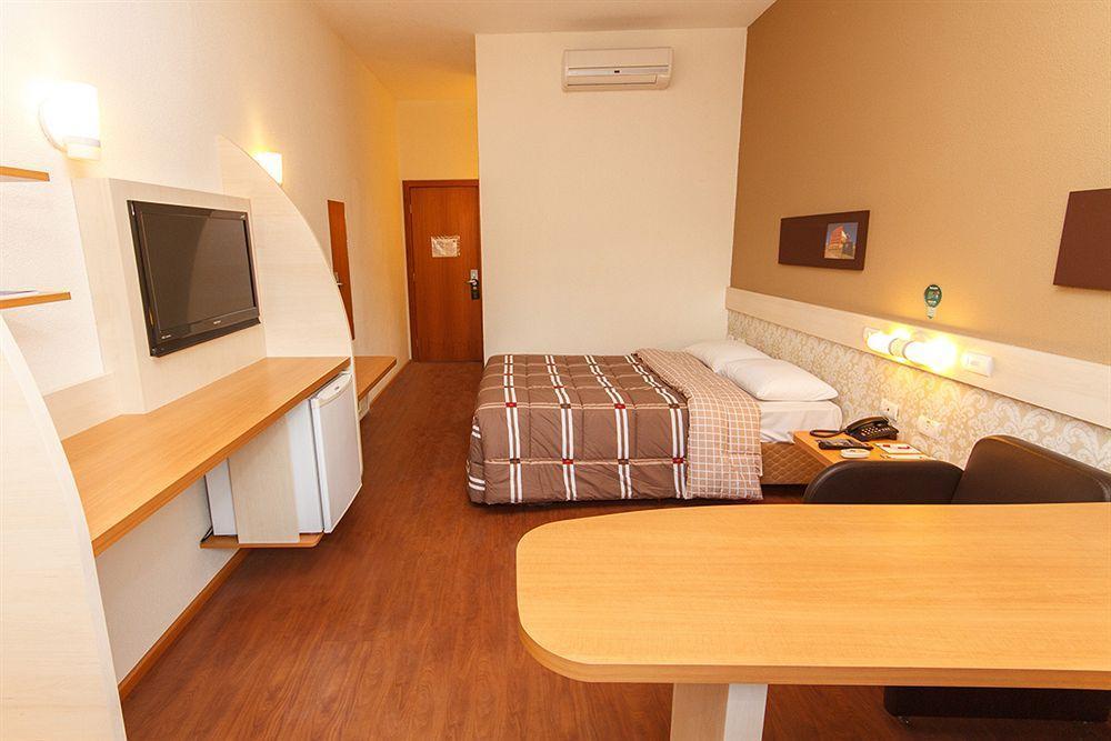 Hotel 10 Ponta Grossa ポンタ・グロッサ エクステリア 写真