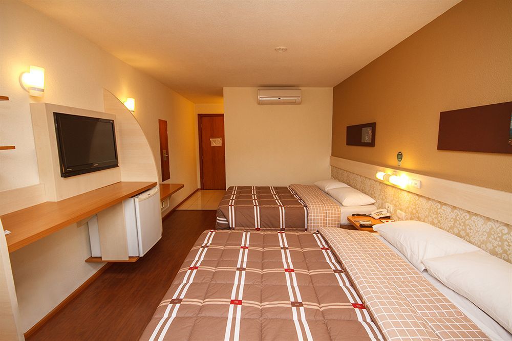 Hotel 10 Ponta Grossa ポンタ・グロッサ エクステリア 写真