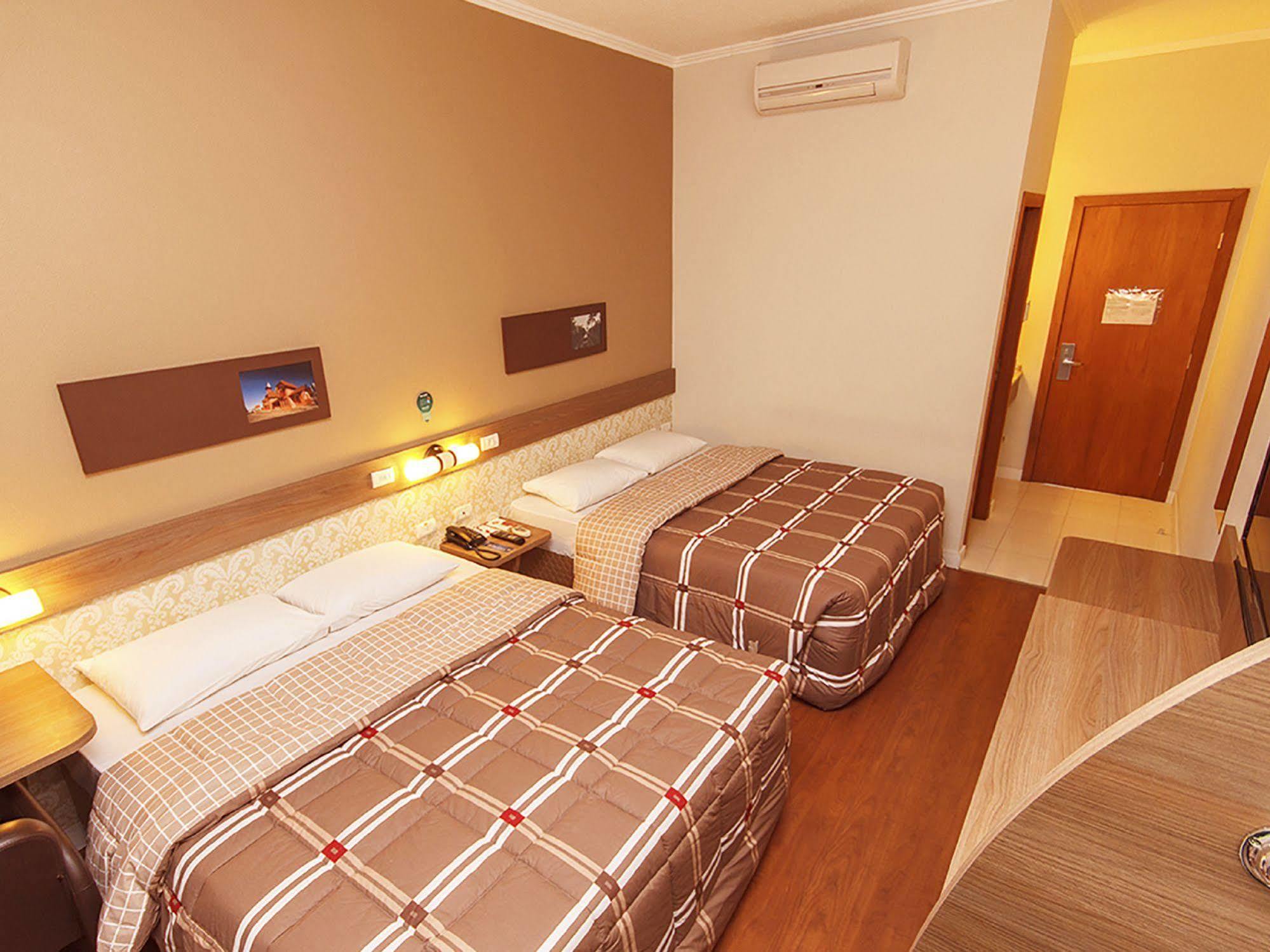 Hotel 10 Ponta Grossa ポンタ・グロッサ エクステリア 写真